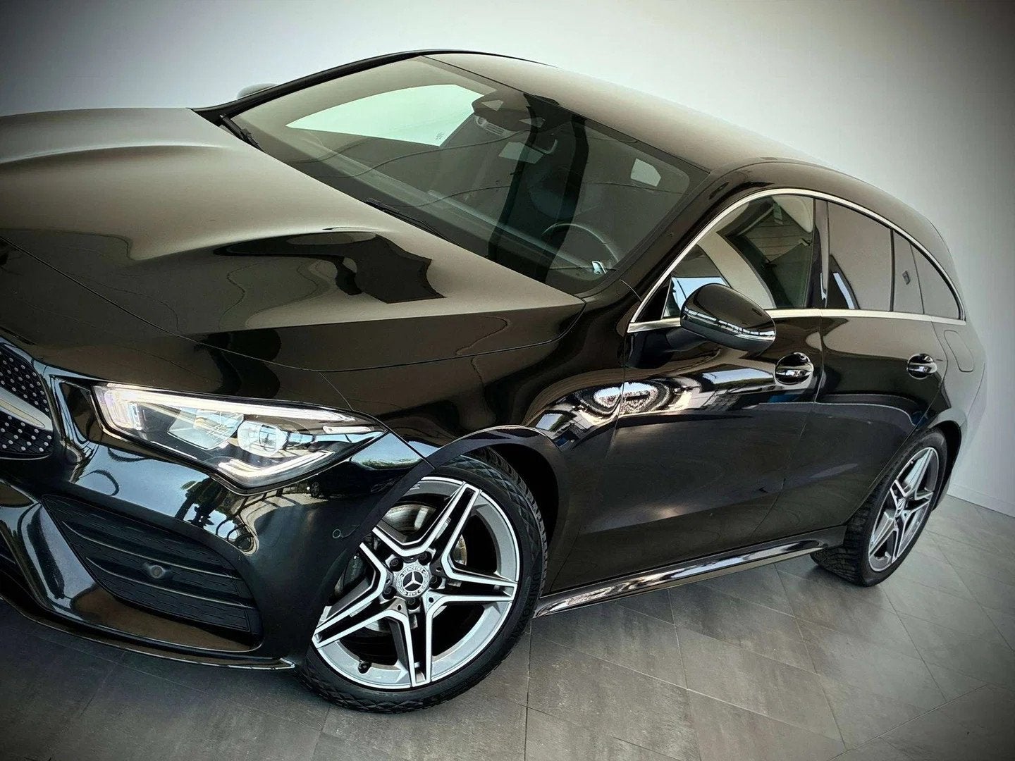 Mercedes-Benz CLA-Klasse 180 SHOOTING BRAKE PACK AMG-COCKPIT, Achat, Euro 6, Entreprise, Alcantara