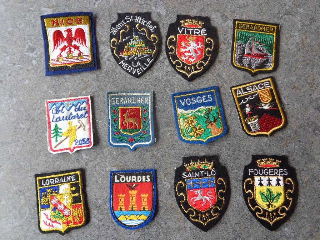 12 anciens écussons en tissu de FRANCE, Collections, Enlèvement