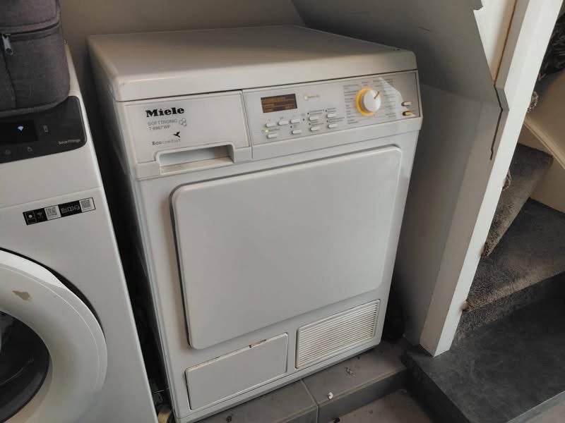 Droogkast, Ophalen, 6 tot 8 kg, Gebruikt, Anti-kreukfase