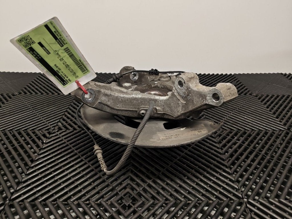 FUSEE RECHTS VOOR Opel Astra K Sports Tourer (|39030300|), Gebruikt, Opel, Opel Automobile GmbH, Kontakt-opel@opel.com