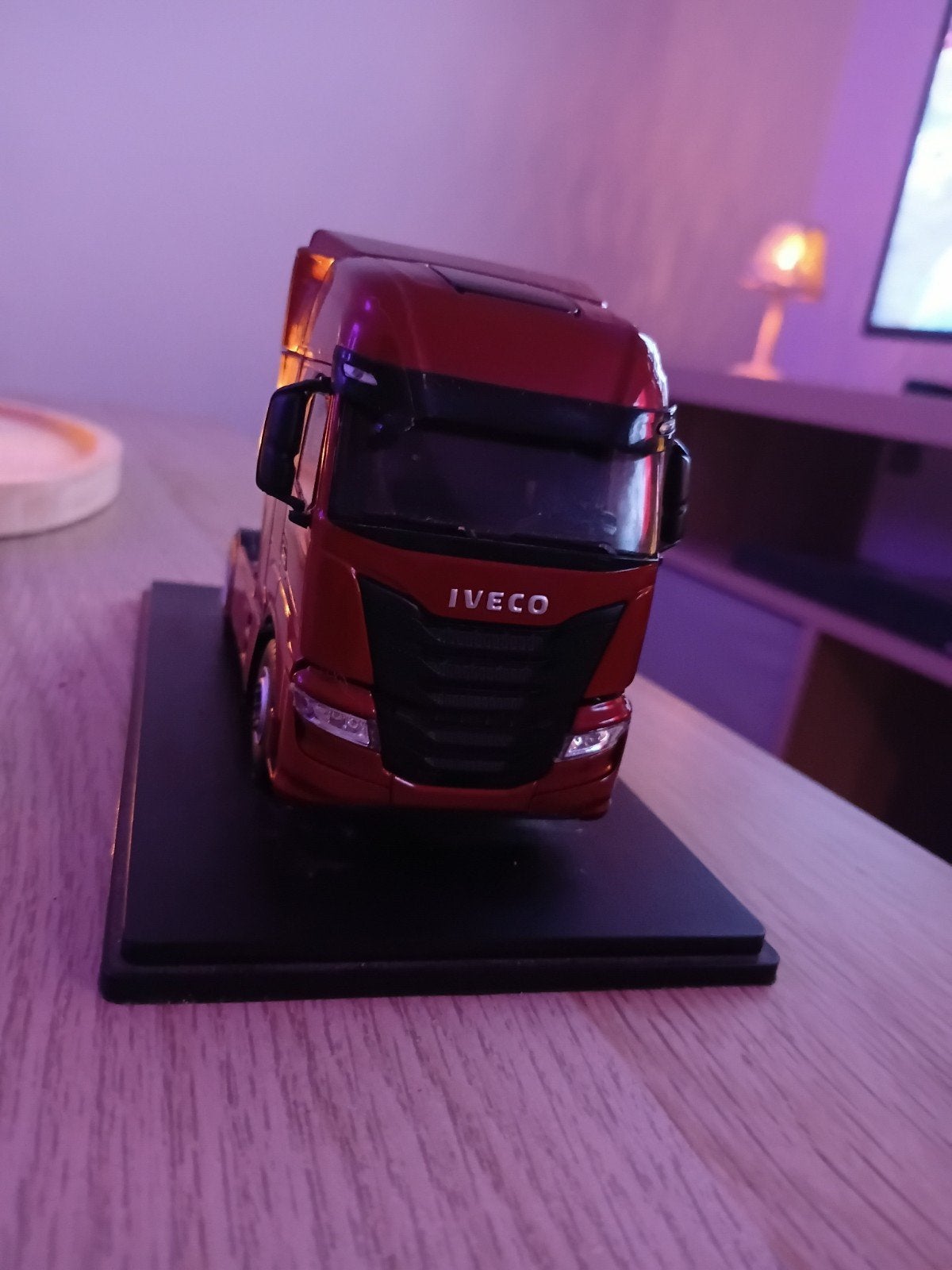 Iveco S-Way schaal 1:43  speciale editie, Ophalen of Verzenden
