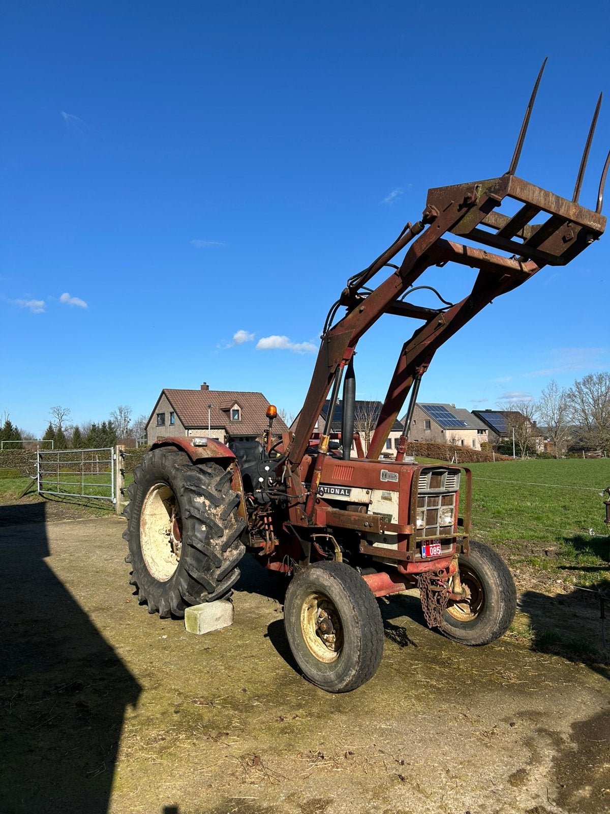 Tracteur avec chargeur International 734, Articles professionnels, Enlèvement