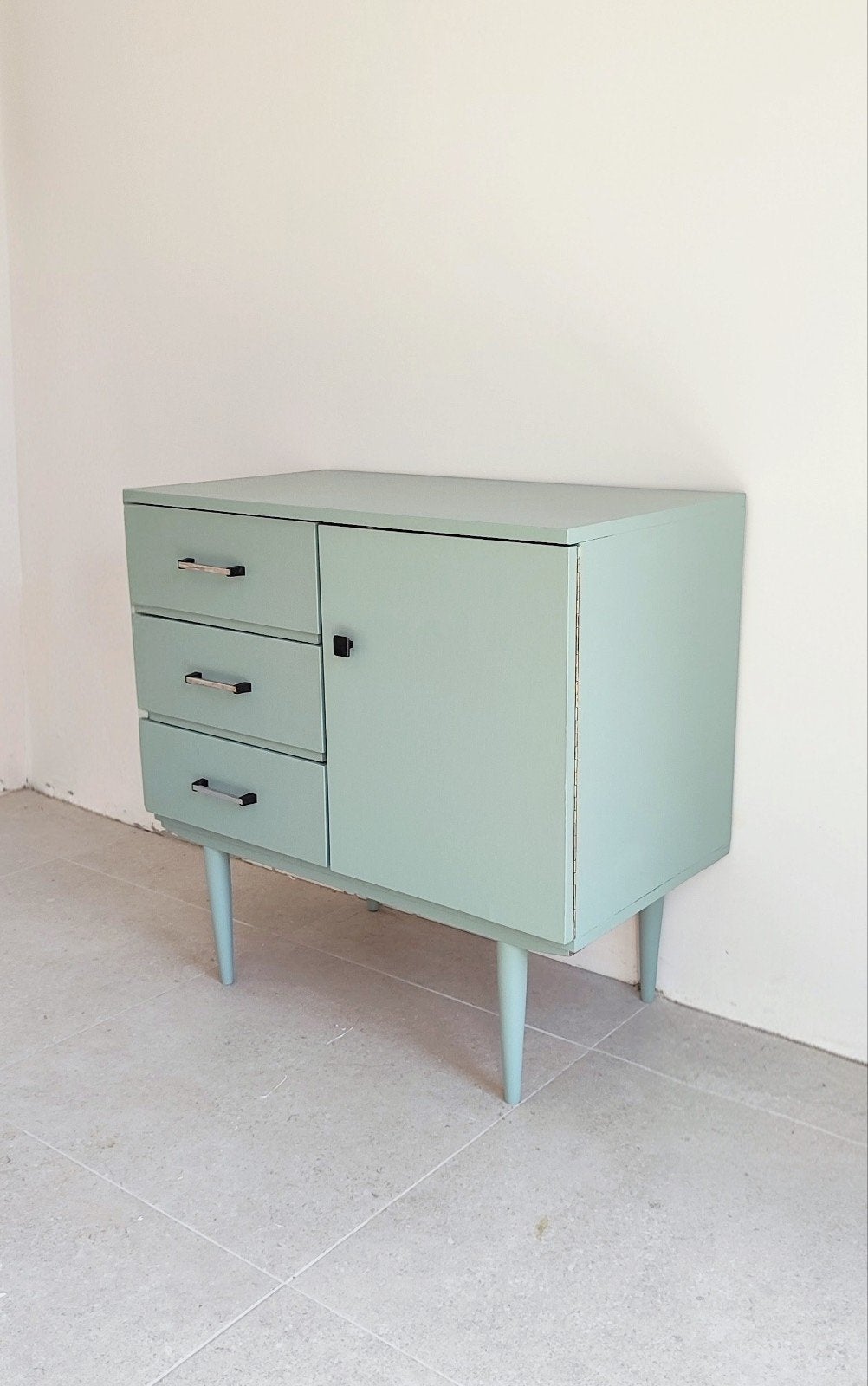 Retro kast op pootjes blauw/groen, Ophalen