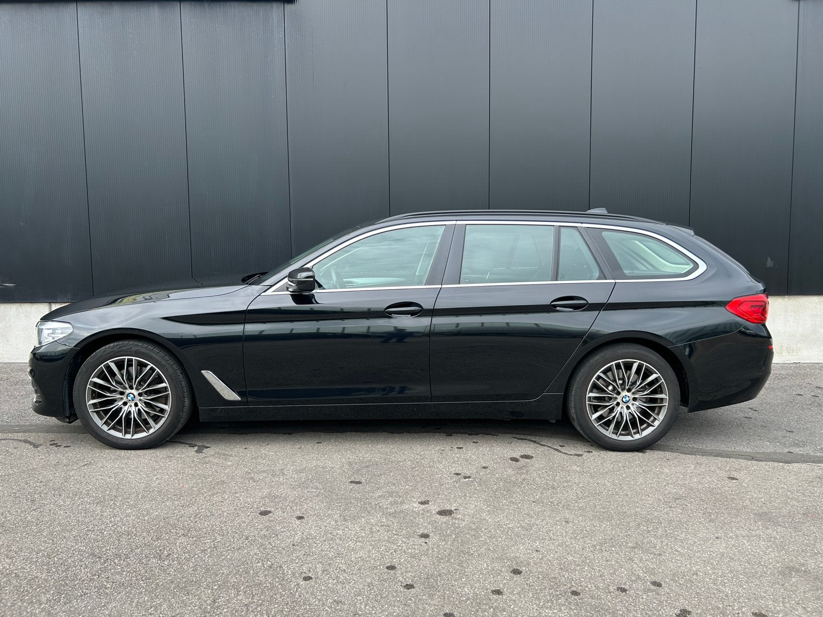 BMW 520d Touring / Automaat / Perfecte staat, Auto's, BMW, Automaat, Dealer onderhouden, Navigatiesysteem, Zwart