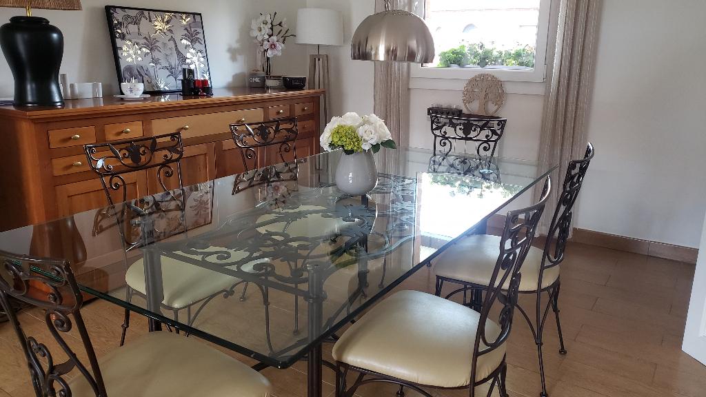 Table + 6 chaises achetées chez Mobilier de France., Huis en Inrichting, Tafels | Eettafels, Zo goed als nieuw, 100 tot 150 cm