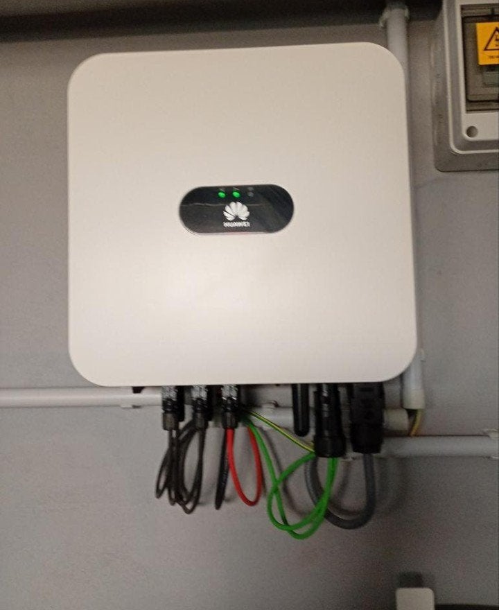 Huawei omvormer met garantie, Doe-het-zelf en Bouw, Zonnepanelen en Toebehoren, Ophalen of Verzenden, Zo goed als nieuw, Overige typen