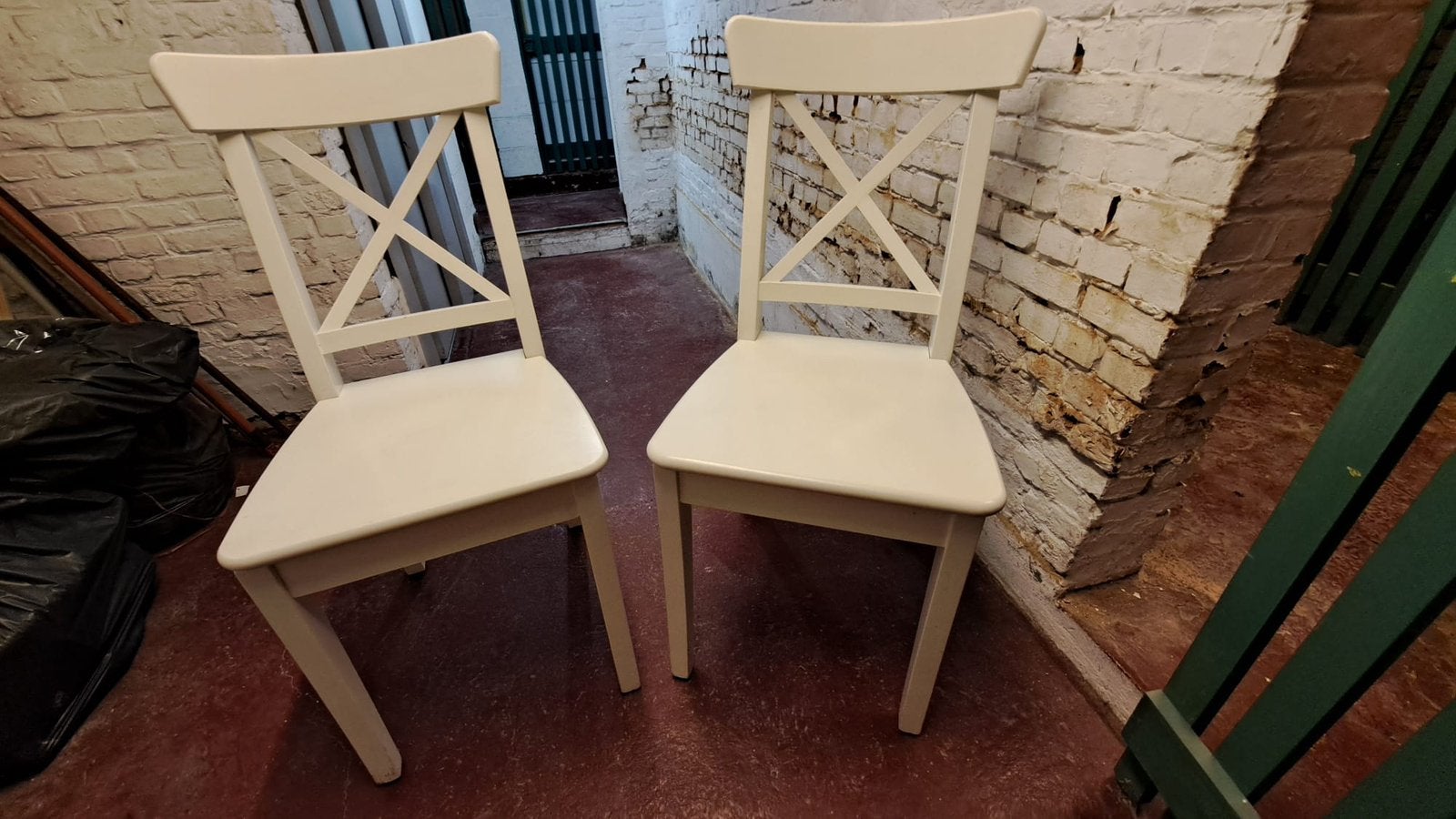 4 witte stoelen, Huis en Inrichting, Ophalen, Wit, Zo goed als nieuw, Vier