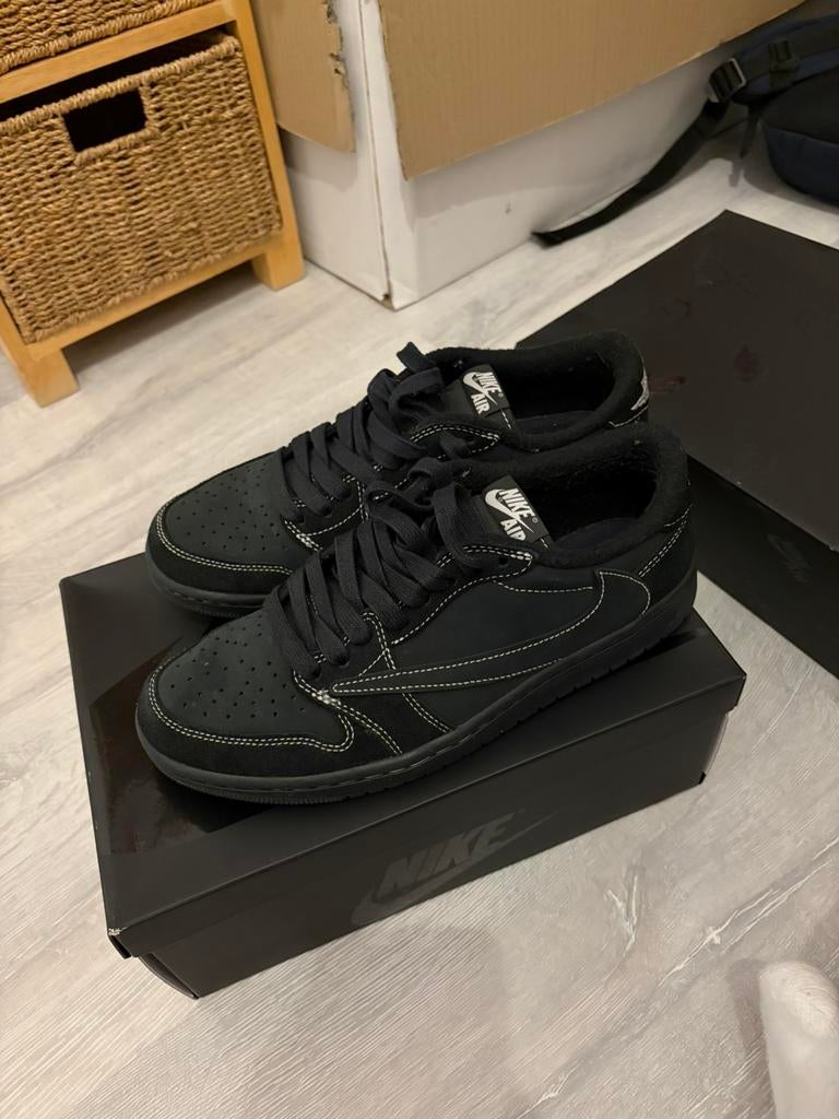 Jordan 1 low Travis Scott, Enlèvement ou Envoi, Comme neuf, Baskets, Noir