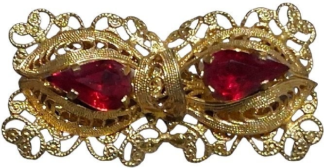 Filigraan broche met rode stenen., Gebruikt, B, Ophalen of Verzenden, B
