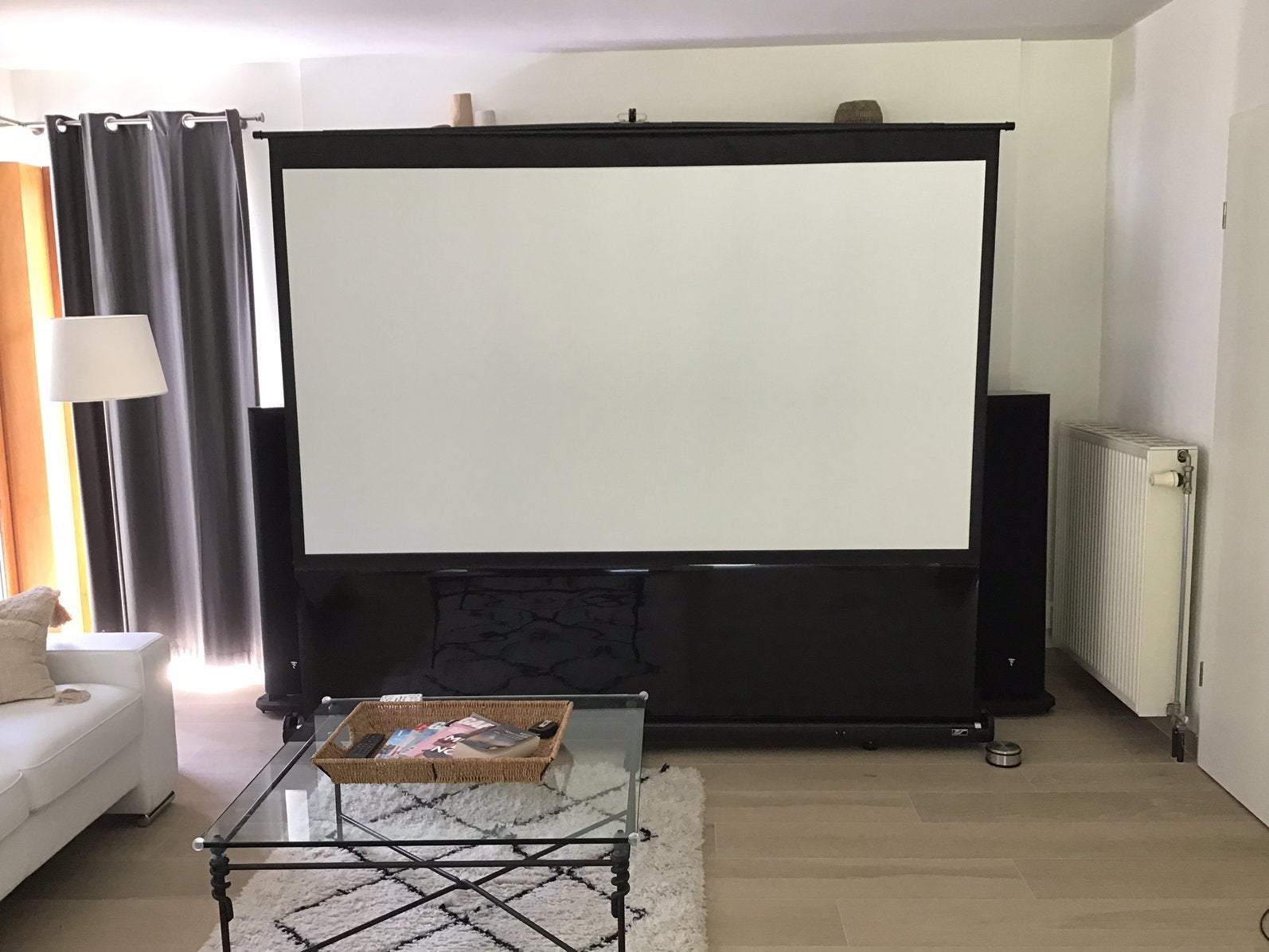 Ecran de projection marque Elite Screens modèle F100WNH, TV, Hi-fi & Vidéo, Écrans de projection, Enlèvement, Manuel, Comme neuf