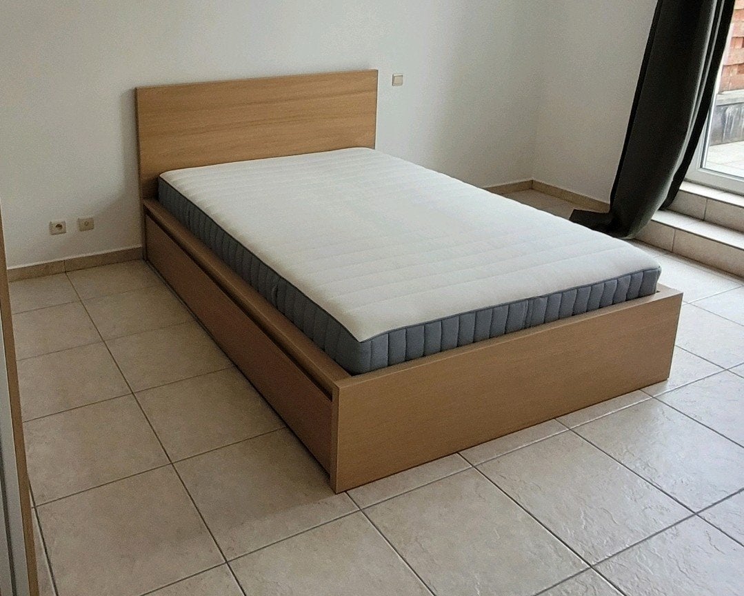 lit et matelas Ikea 140x200cm Malm, Maison & Meubles, Enlèvement ou Envoi, /, H, H