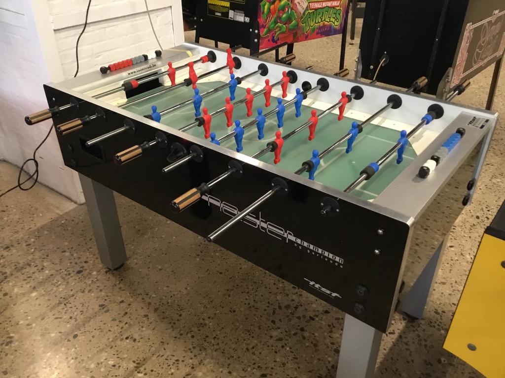 Tableau de kicker de la compétition Garlando, Enfants & Bébés, Jouets | Tables de football, Comme neuf, Enlèvement ou Envoi