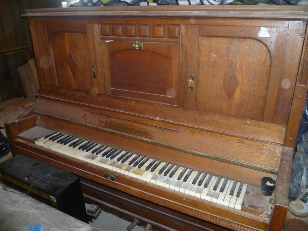 GROOTE OUDE PIANO GRATIS, Enlèvement