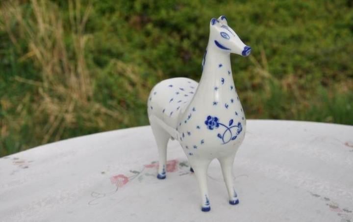 § cheval en faience design portugal, Antiquités & Art, Antiquités | Céramique & Poterie, Enlèvement ou Envoi