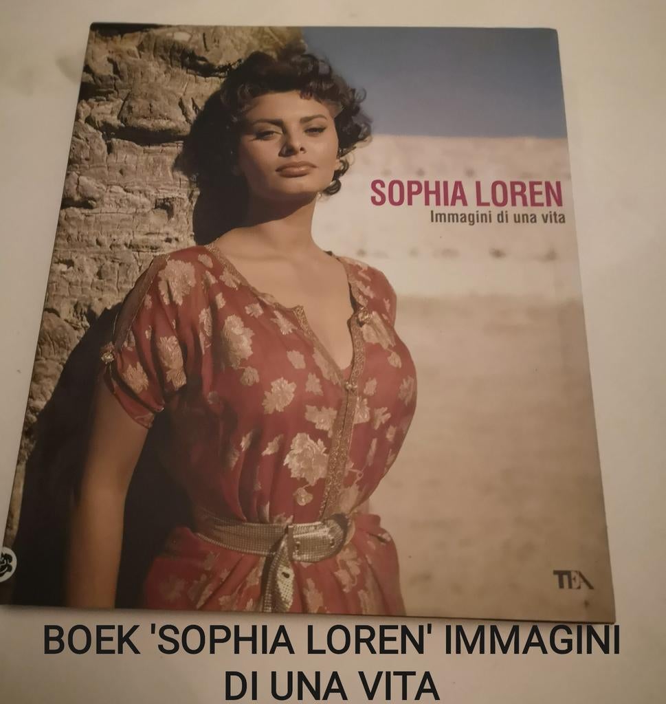 LIVRE 'SOPHIA LOREN' IMMAGINI DI UNA VITA, Enlèvement ou Envoi, Comme neuf, Livre, Revue ou Article