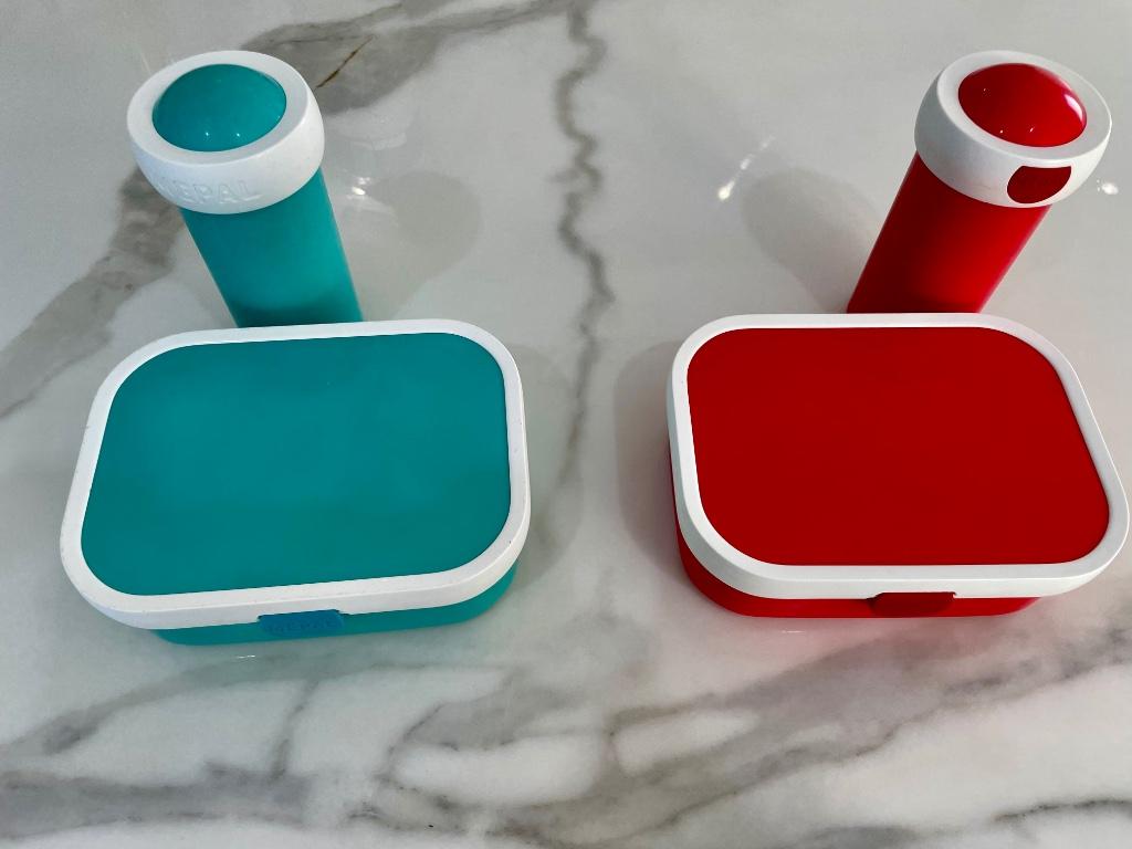 Twee sets mepal brooddoos / lunchboxen en drinkbeker, Ophalen of Verzenden, Zo goed als nieuw