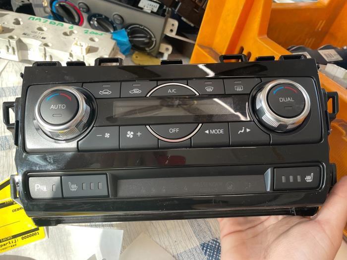 Panneau de commandes chauffage d'un Mazda CX-5, -, 3 mois de garantie, Mazda, Utilisé