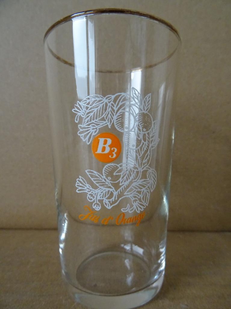 Verre à B3 jus d'orange vintage Verre B3 jus d'orange 9,5cm, Enlèvement ou Envoi, Utilisé, Autres types