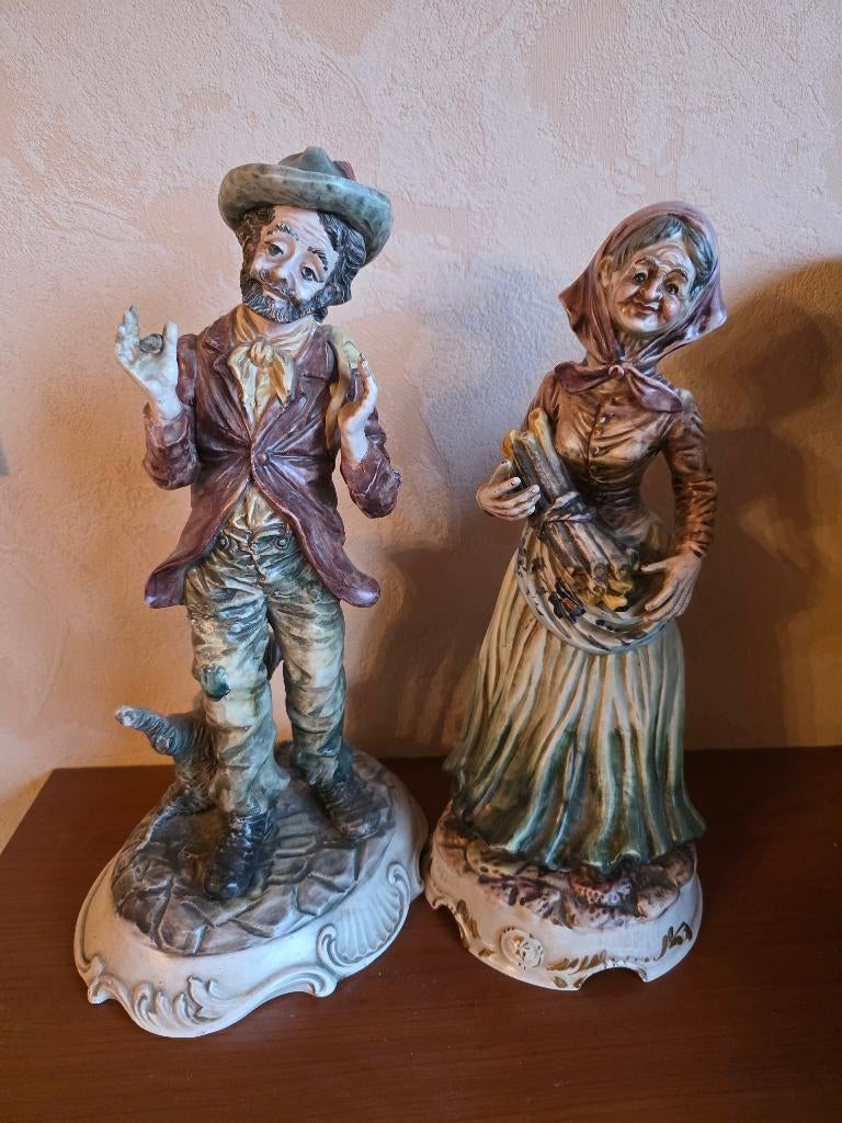 2 beeldjes man/vrouw, Ophalen, Zo goed als nieuw, Mens