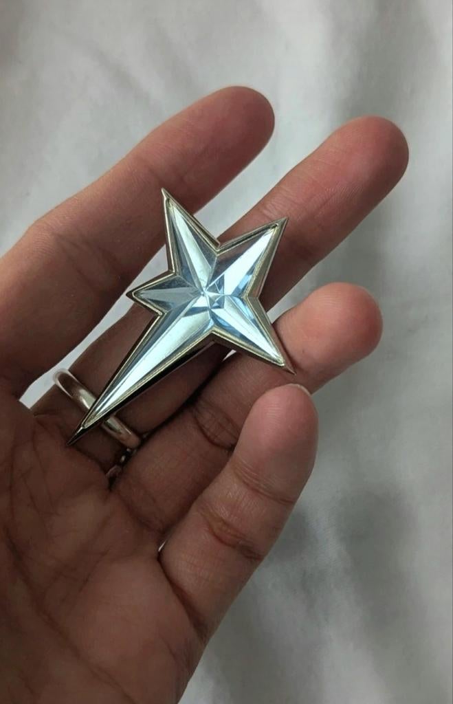 Thierry Mugler pendentif/broche vintage années 90, Handtassen en Accessoires, Ophalen of Verzenden, Nieuw, Blauw