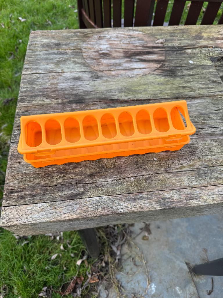 Klein voederbakje voor kip, Dieren en Toebehoren, Pluimvee, Kip