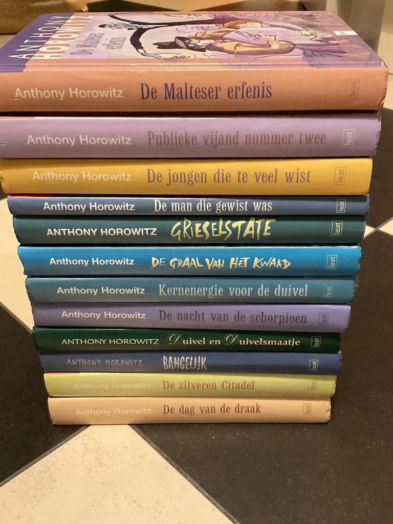 Grote verzameling boeken Anthony Horowitz, Boeken, Kinderboeken | Jeugd | 10 tot 12 jaar, Zo goed als nieuw, Ophalen of Verzenden