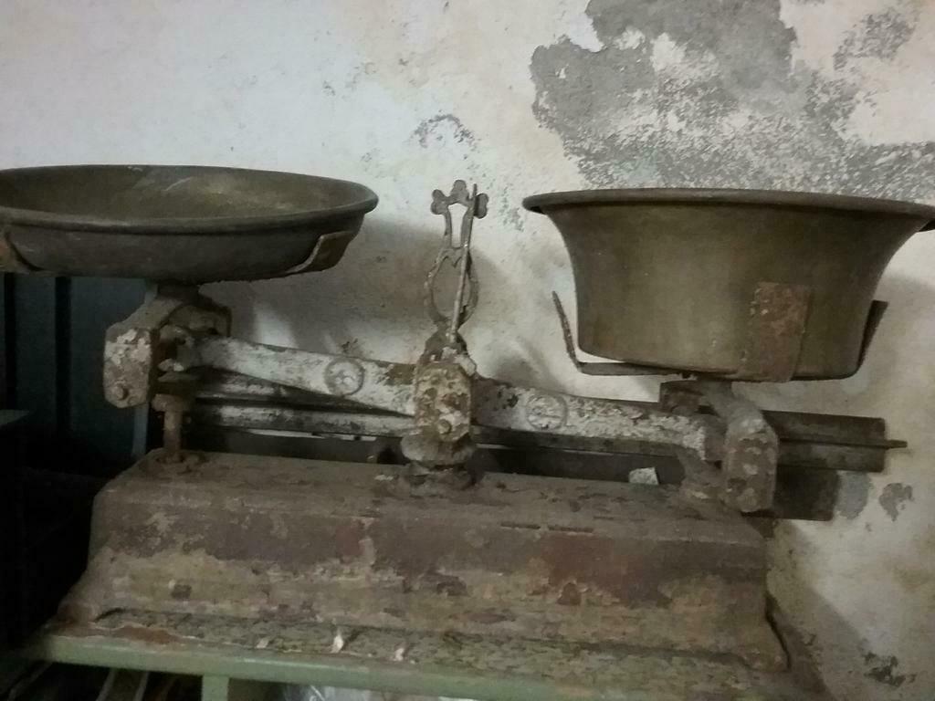 2 anciennes balances dans leur jus, Enlèvement