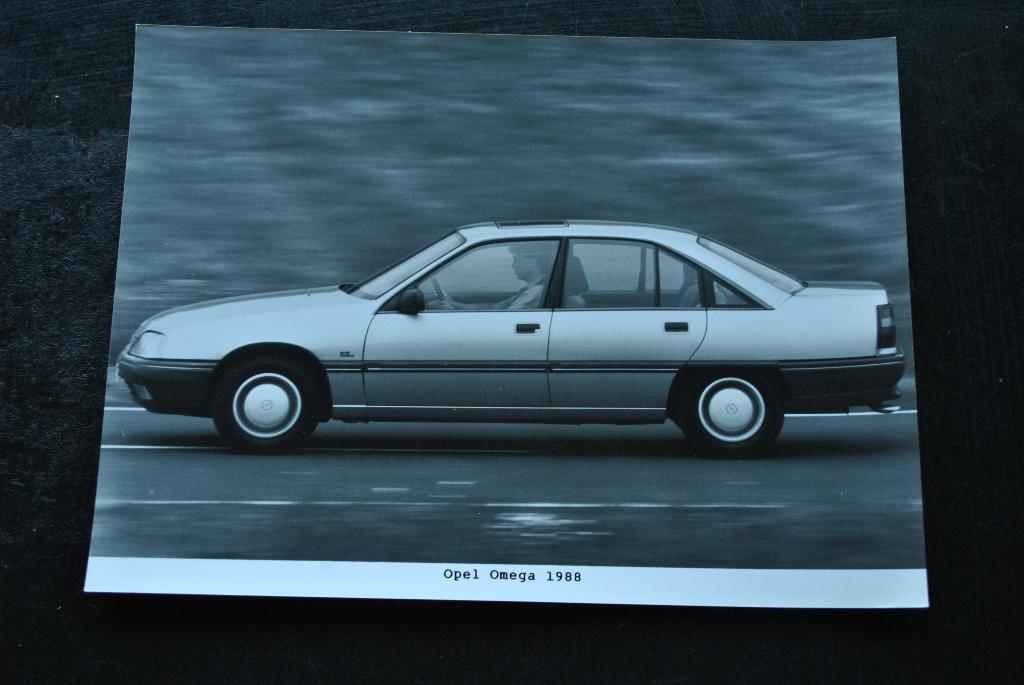 OPEL OMEGA GL 1988 Photo originale de presse foto press, Collections, Enlèvement ou Envoi, Comme neuf, Voitures