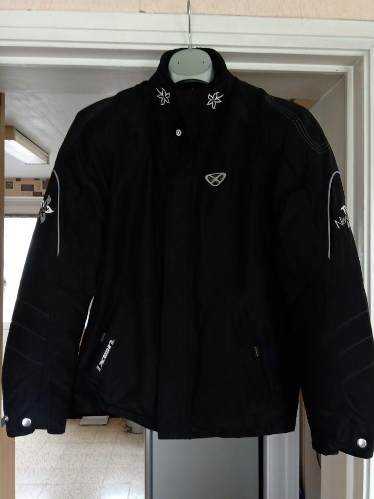 Veste moto femme IXON, Enlèvement