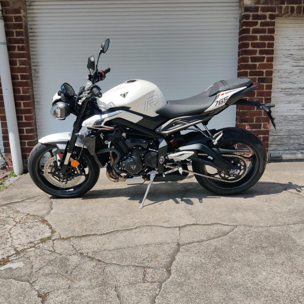 Triumph Street Triple R 2024, Entreprise, Plus de 35 kW, Contrôle de traction, Permis Moto A2 minimum