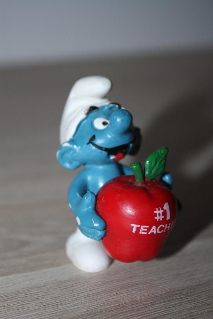 Smurf figuur , Peyo schleich , rode appel , TEATCHER 1993, Collections, Personnages de BD, Utilisé, Statue ou Figurine, Schtroumpfs