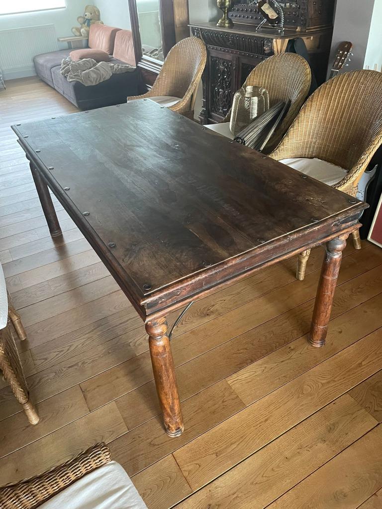 Oosterse eetkamertafel, Ophalen