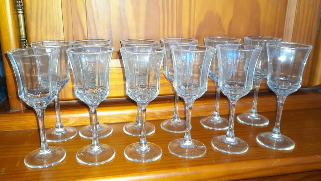 Lot de 12 verres à liqueur sur pied, Enlèvement