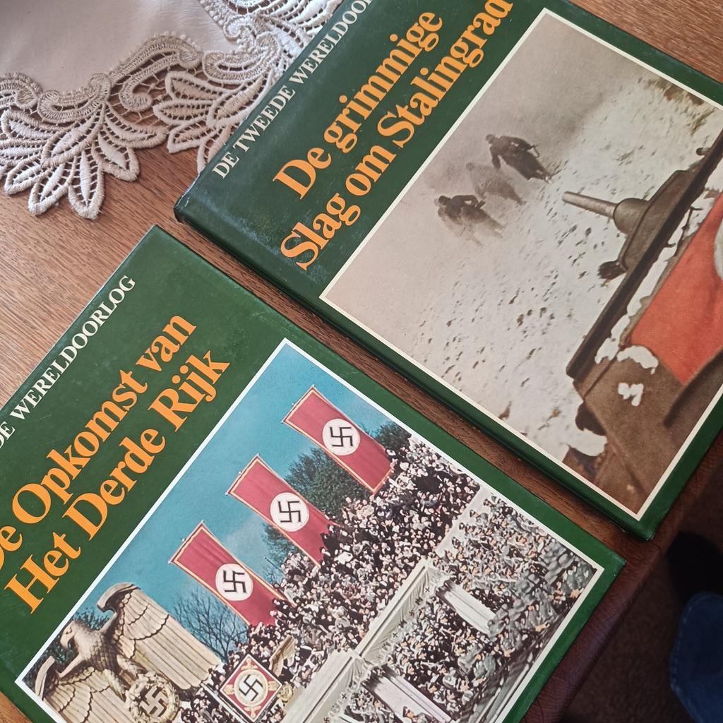 2x oorlogsboeken, Ophalen of Verzenden, Zo goed als nieuw