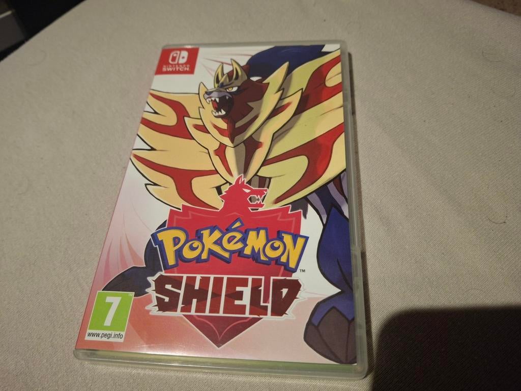 Pokemon shield, Games en Spelcomputers, Ophalen of Verzenden