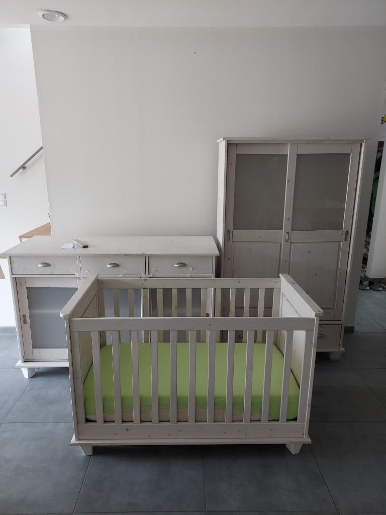 Kinderslaapkamer (bedje + kleerkast + commode), Huis en Inrichting, Ophalen, Gebruikt