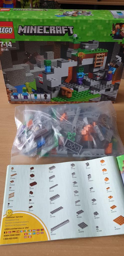 Lego Minecraft 21141 De zombiegrot, compleet, Ophalen of Verzenden, Zo goed als nieuw, Complete set, Lego