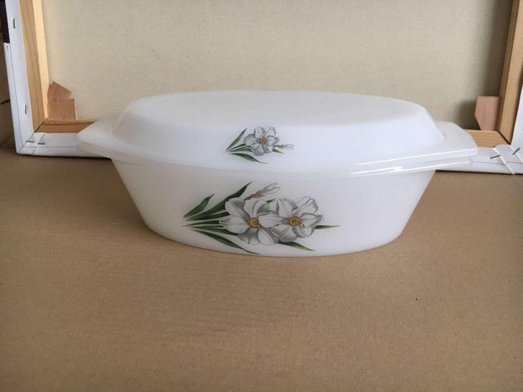 Vintage : Ovenschaal Arcopal met motief : Narcisse., Enlèvement ou Envoi, Comme neuf