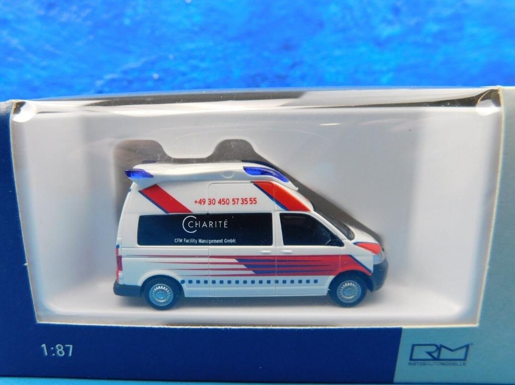 1:87 Rietze 52689 VW Volkswagen T5 Hornis Ambulance, Hobby en Vrije tijd, Modelauto's | 1:87, Nieuw, Overige typen, Rietze, Ophalen of Verzenden