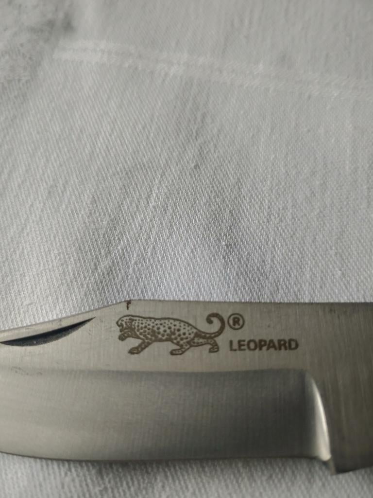 Leopard Collection - mes van 10 cm lemmet met leren schede, Verzamelen, Ophalen of Verzenden, Zo goed als nieuw