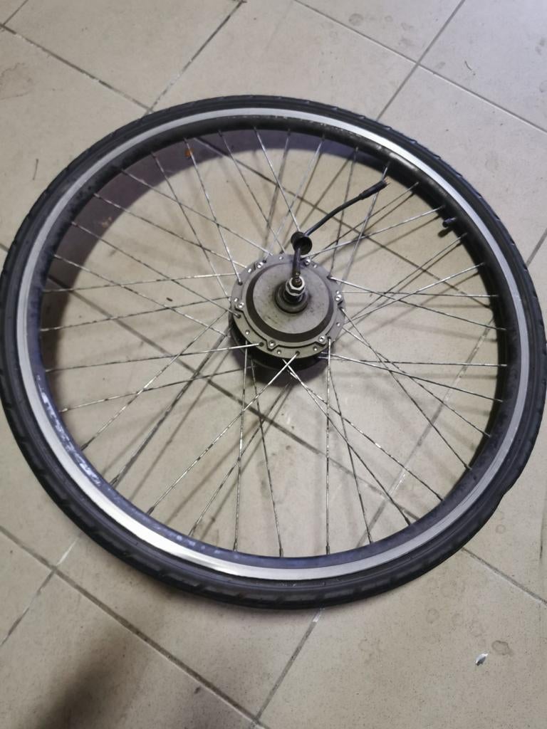Vooraan motor fiets 36 volt 250 wat, Fietsen en Brommers, Ophalen of Verzenden, Gebruikt, Overige typen
