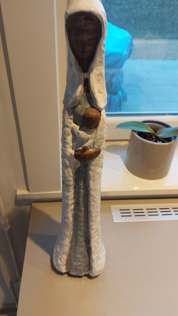 Beeld in keramiek o.l.v.. van T. Segers. 52 hoog, Antiek en Kunst, Ophalen