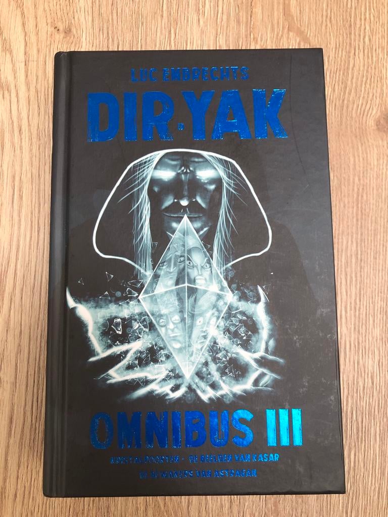 Dir-Yak Omnibus 3: Kristalpoorten + De beelden van Kasàr + D, Boeken, Ophalen of Verzenden, Zo goed als nieuw, Luc Embrechts