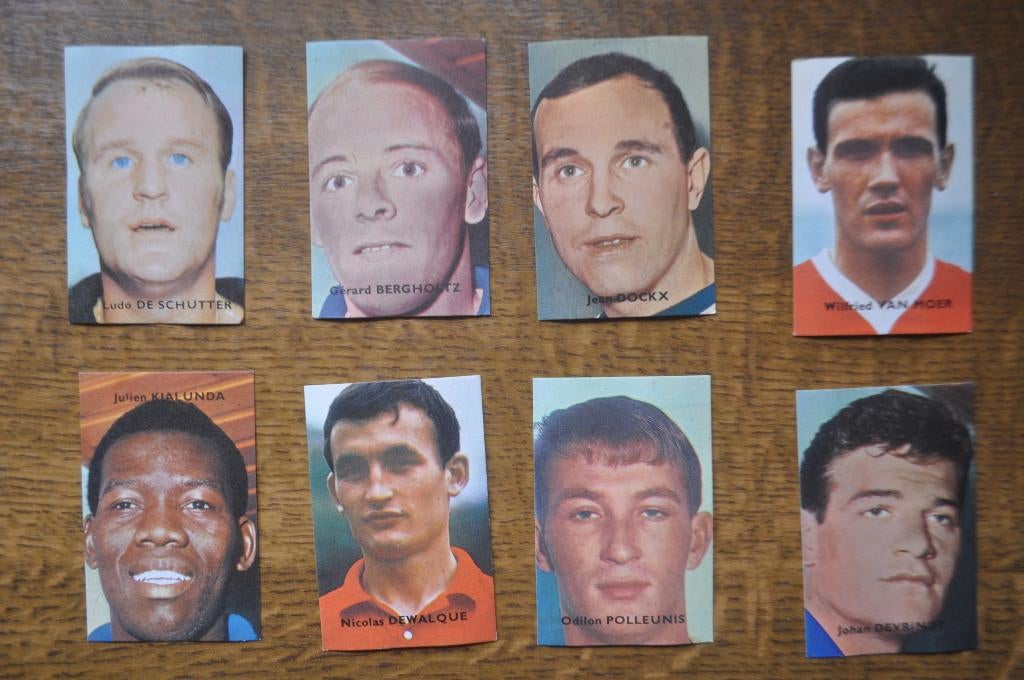 VICTORIA 8 PRENTJES VOETBALSPELERS, Ophalen of Verzenden, Gebruikt, Meerdere plaatjes