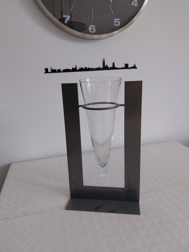 Conische glazen vaas in houder van metaal NIEUW, Ophalen, Glas