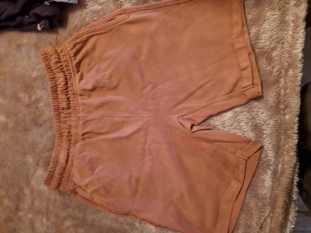 Short zeeman maat 134-140, Ophalen