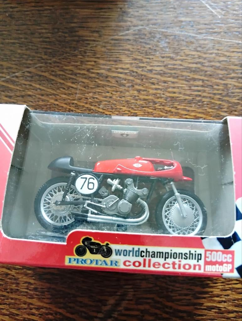 Moto de collection italeri 1/22, Enlèvement