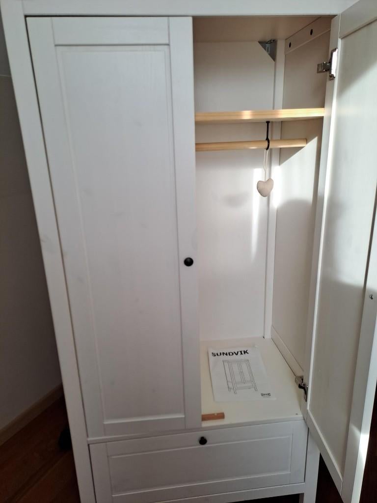 Garderobekast, zeer weinig gebruikt, Kinderen en Baby's, Kinderkamer | Commodes en Kasten, Ophalen, Kast, 50 tot 70 cm, 105 cm of meer