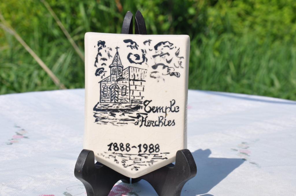§  plaque faience centenaire temple herchies, Enlèvement ou Envoi
