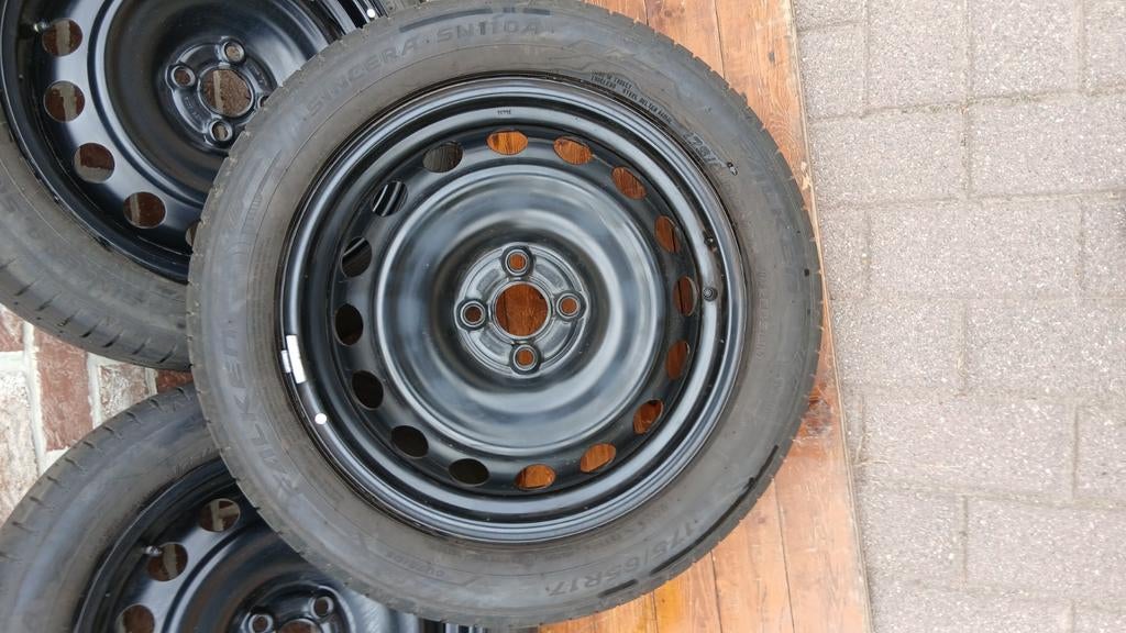 Splinter nieuwe stalen velgen 17 inche, banden + bouten, Ophalen, Nieuw
